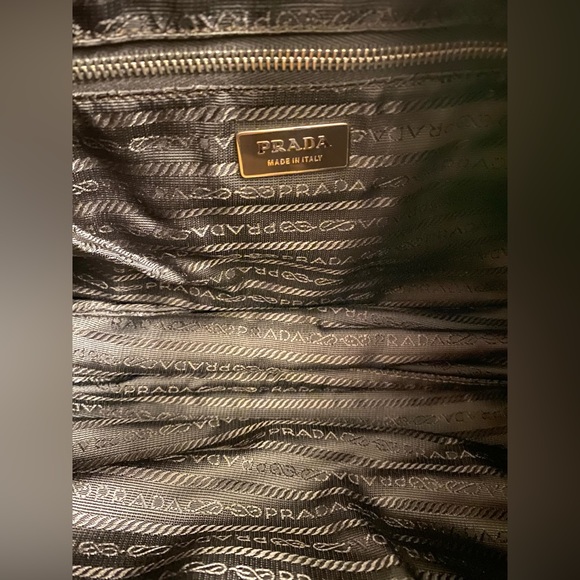 Authentic Prada vintage purse - Picture 4 of 16